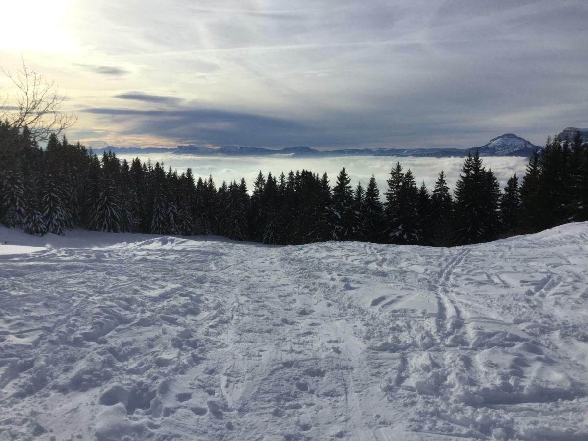 ホテルMaison Moyenne Montagne Saint-Pierre-d'Allevard エクステリア 写真